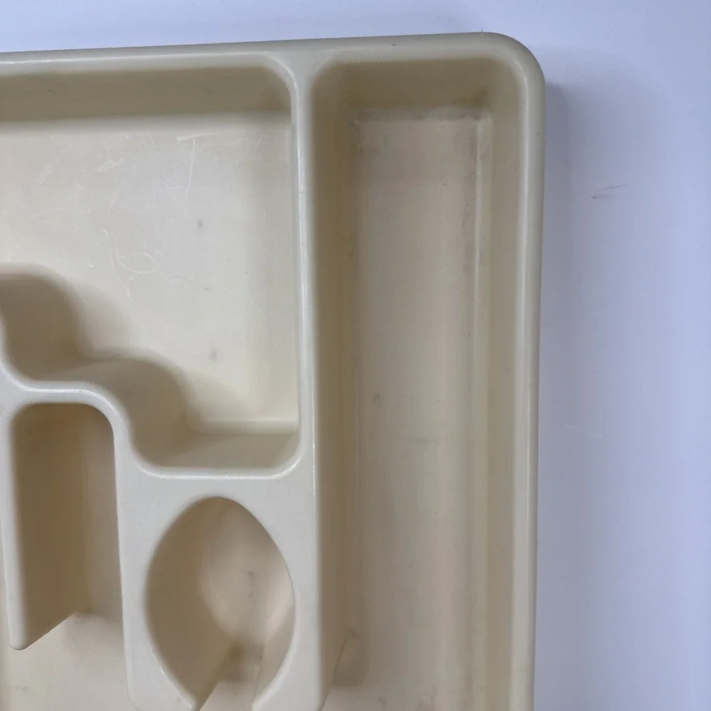 VTG Rubbermaid Silverware Cutlery Tray Flatware Holder #2921 Almond 5 Sections